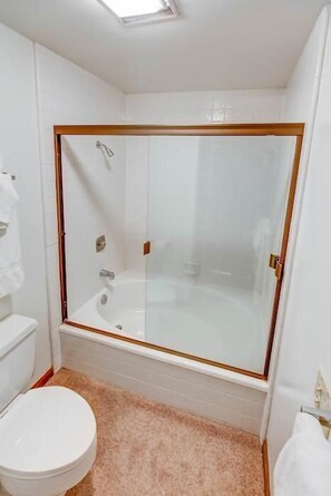 Bathroom - Sierra Megeve #31 (Mammoth Lakes)
