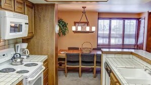 Private kitchen - Sierra Megeve #31 (Mammoth Lakes)