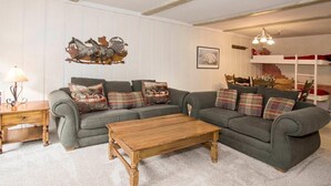 Living room - Summit #17 (Mammoth Lakes)