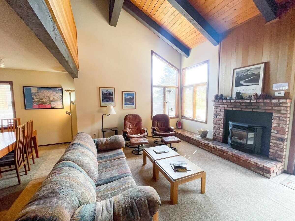 Flat-screen TV, fireplace