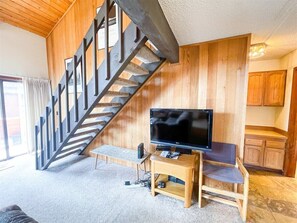 Interior - Sunrise 23: Scenic Meadow Area (Mammoth Lakes)