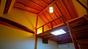 Chambre (Jjillaekkot) | Coin séjour | Télévision LCD de 32 pouces avec chaînes par câble, télévision