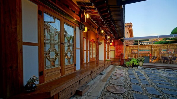 Exterior detail - Jeonju Happy Maru Hanok (Jeonju)