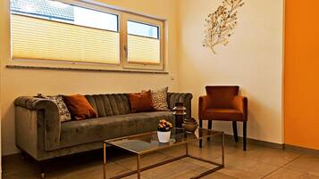 32-Zoll-Smart-TV mit Satellitenempfang, Fernseher, aktuelle Filme