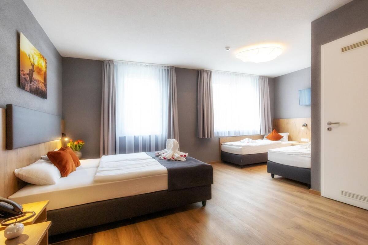 egyptian cotton sheets, premium bedding, in-room safe, blackout curtains