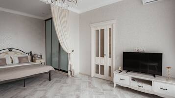 1 bedroom, desk, iron/ironing board, free WiFi