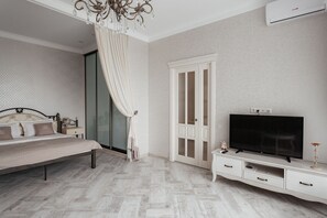 1 habitación, escritorio, tabla de planchar con plancha y wifi gratis 