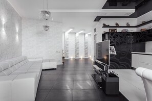 Apartment, 1 Bedroom | Living room | Flat-screen TV - Royal Apartment Literaturnaya 1a (Odesa)