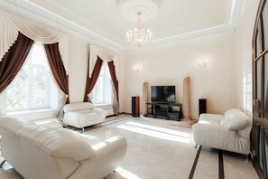 Living room - Royal Apartment Uspenskaya 12 (Odesa)