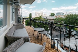 Apartamento, 2 quartos, terraço | Terraço/pátio