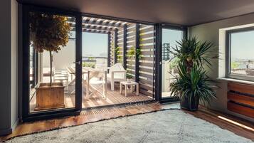 Royal Penthouse | In-room dining