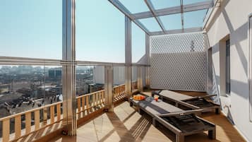 Royal Penthouse | 2 bedrooms, hypo-allergenic bedding, minibar, individually decorated