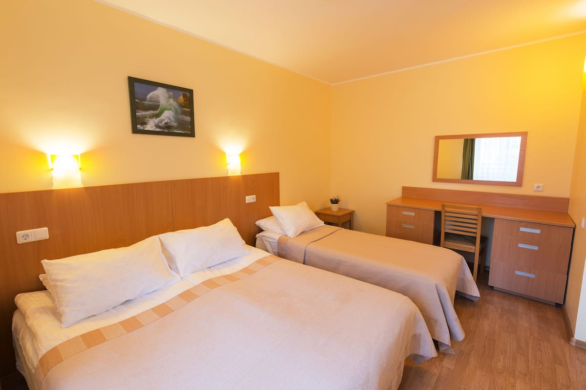 Standard Triple Room | 2 bedrooms, desk, iron/ironing board, free WiFi