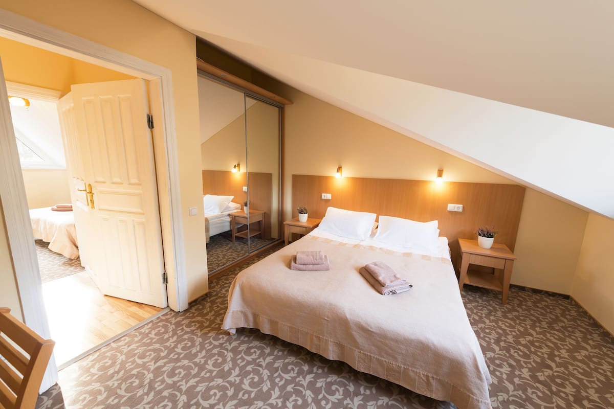 Apartment, 2 Bedrooms | 2 bedrooms, desk, iron/ironing board, free WiFi
