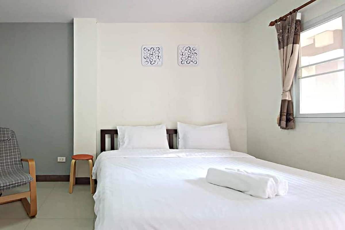 Superior Double Room | Desk, free WiFi, bed sheets