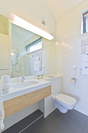 Apartment, 2 Bedrooms, Terrace | Bathroom | Shower, rainfall showerhead, free toiletries, hair dryer - Apartament Nadmorski Luksus - Boulevard (Ustronie Morskie)