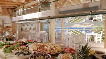 Desayuno buffet incluido todos los días
