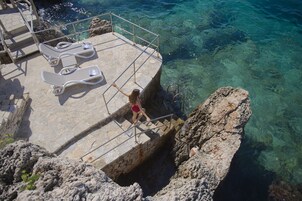 Privat strand, cabanor (tilläggsavgift), solstolar och parasoller