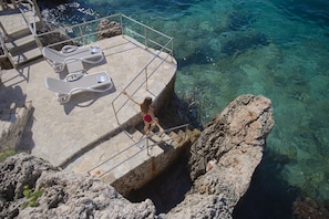 Private beach, beach cabanas, sun loungers, beach umbrellas - Peninsula Gardens Hotel (Kas)