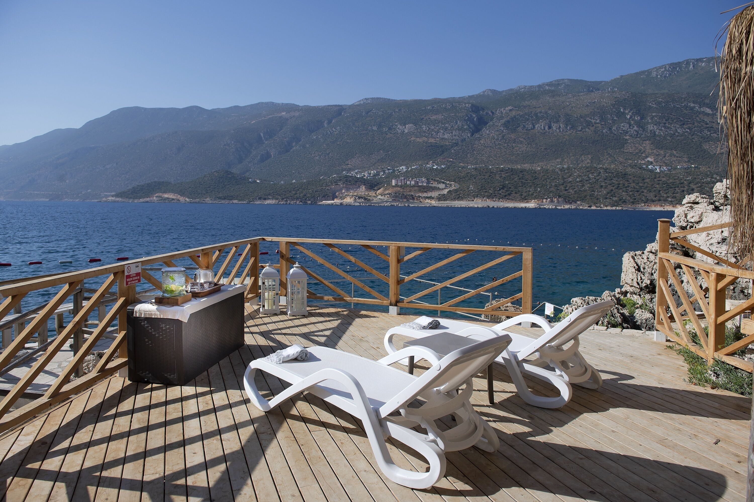 Privatstrand, Cabañas (gegen Gebühr), Liegestühle, Sonnenschirme