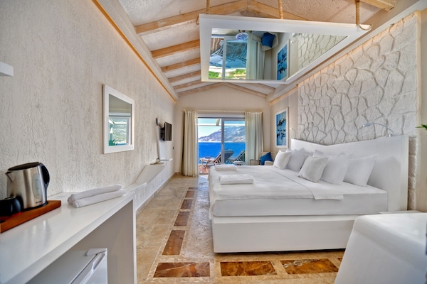 1 bedroom, hypo-allergenic bedding, Select Comfort beds, minibar