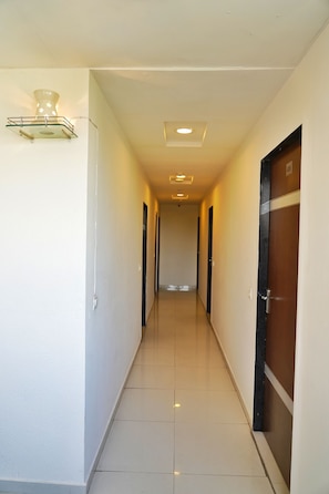 Lobby - Hotel Riverfront (Ahmedabad)