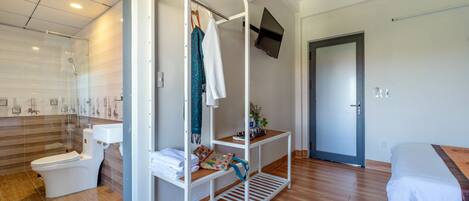 디럭스룸, 시내 전망 | 욕실 | 샤워 시설, 헤어드라이어, 슬리퍼, 타월