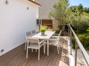 Outdoor dining - Paradise Silvia, Detached villa with private pool near Sitges (Sant Pere de Ribes)