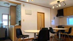 Private Vacation Home | In-room dining - Mizu House Yagaji (Nago)