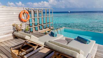 Lagoon Pool Villa | Terrace/patio
