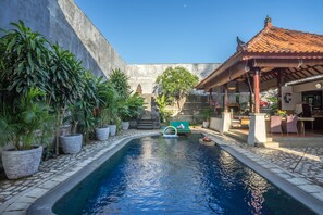 Alberca al aire libre 