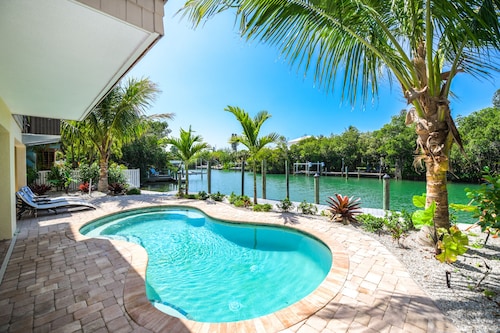 Upscale waterfront home, private pool, beautiful views!