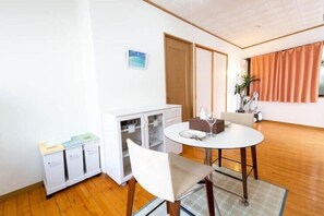 Apartment, Non Smoking (2nd Floor) | 4 bedrooms, iron/ironing board, free WiFi, bed sheets