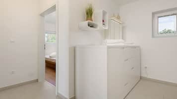 2 bedrooms, individually furnished, bed sheets