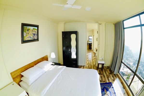 1 Schlafzimmer, Bügeleisen/Bügelbrett, Bettwäsche