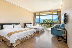 Quadruple room with balcony | Free WiFi, bed sheets - Qing Jing Star Home Stay (Ren'ai)