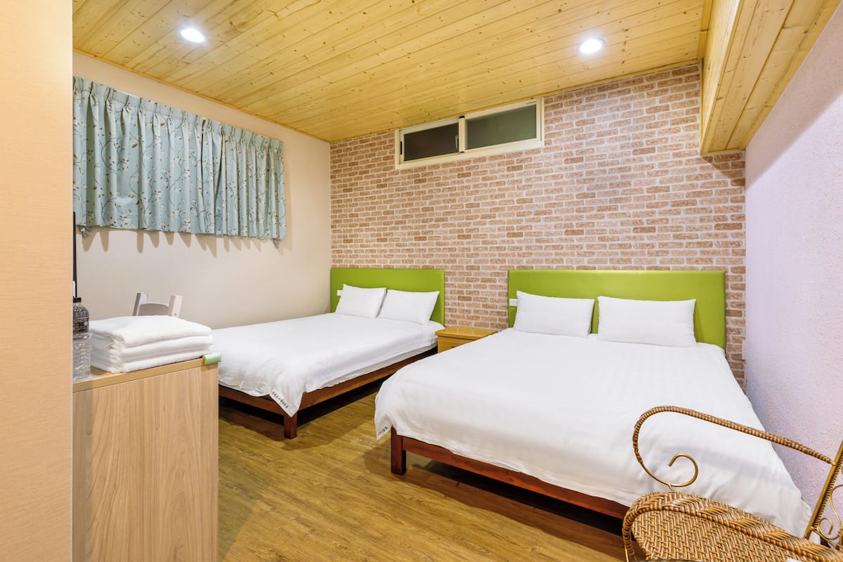 Comfort Quadruple Room | 1 bedroom, free WiFi, bed sheets
