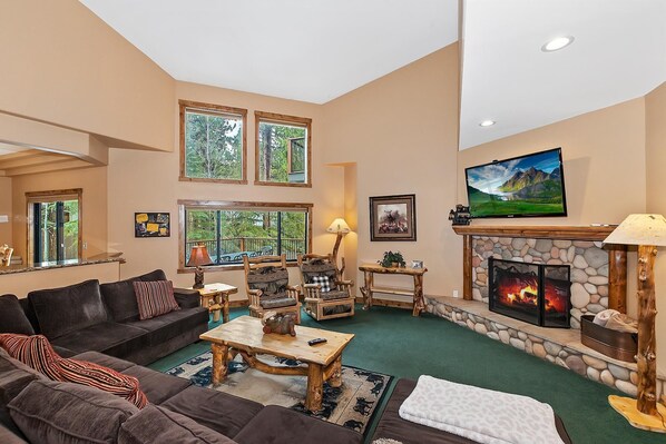 Flat-screen TV, fireplace, DVD player, table football - Evergreen Manor by Destination Big Bear: Massive Luxury Retreat Close to Both Ski Resorts! Private Hot Tub! Game Room! (Big Bear Lake)