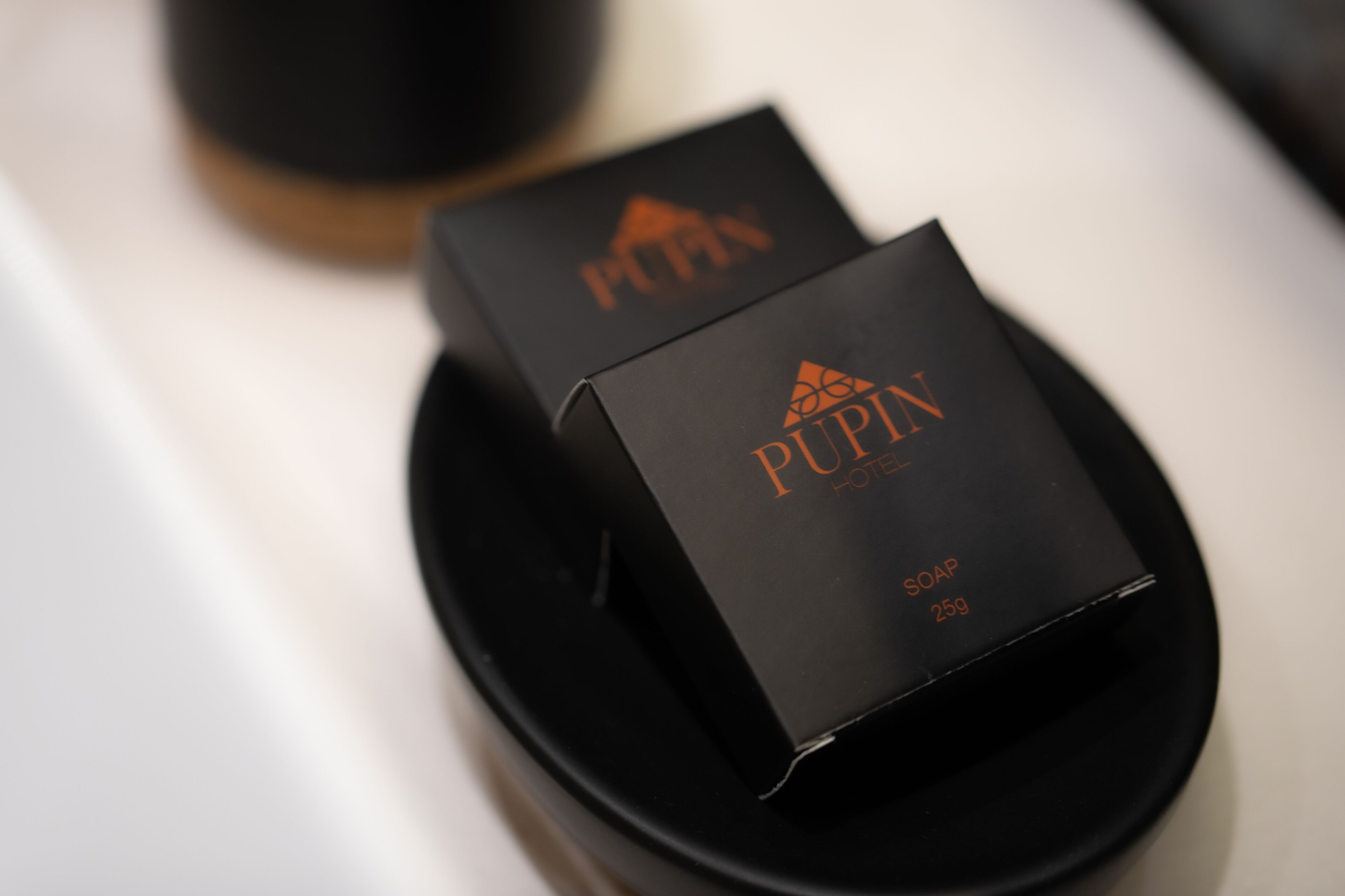 standard twin room | bathroom amenities | shower, free toiletries, hair dryer, bathrobes