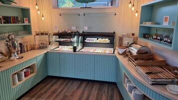 Desayuno buffet incluido todos los días