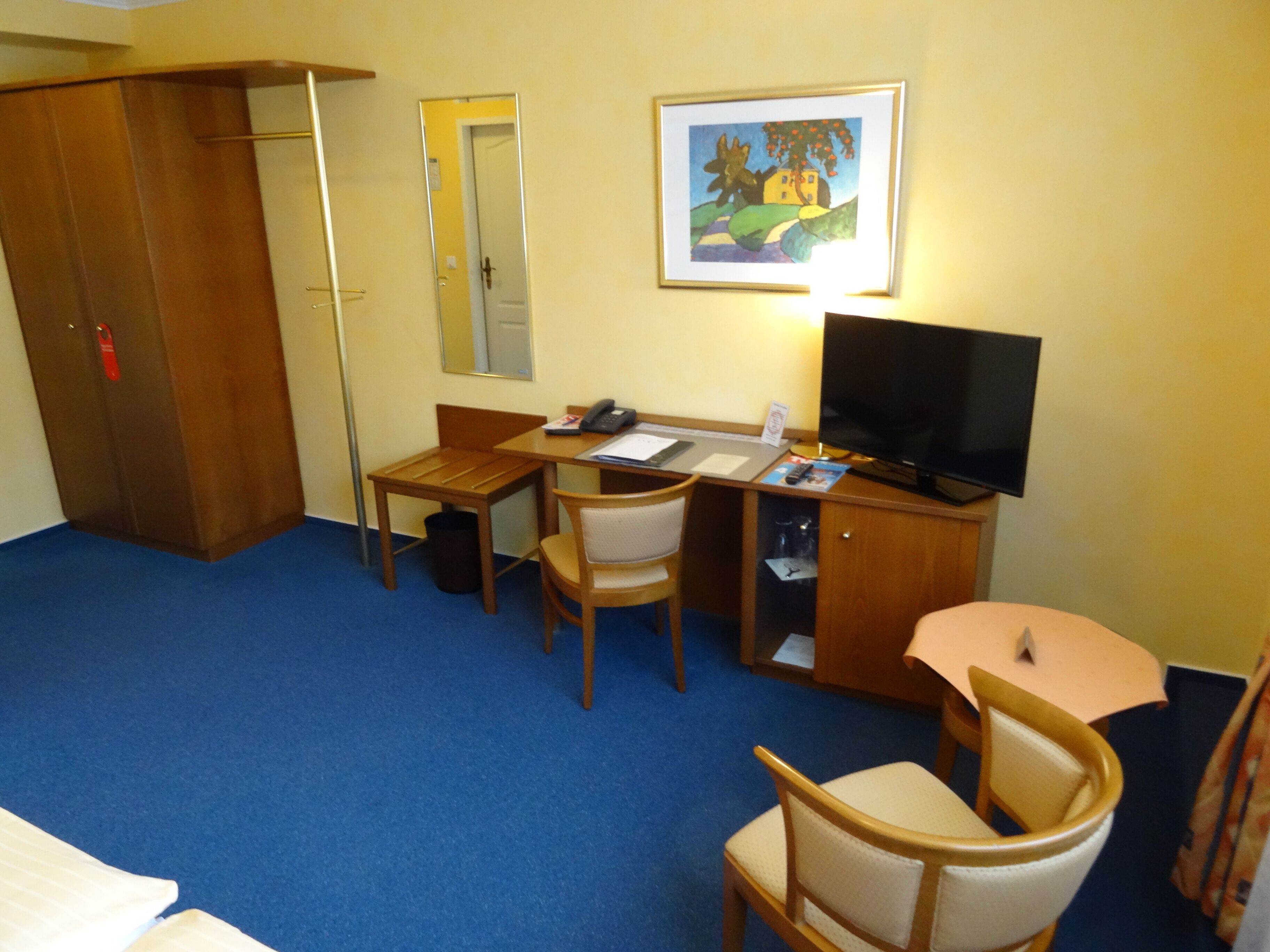 in-room safe, desk, free wifi, bed sheets