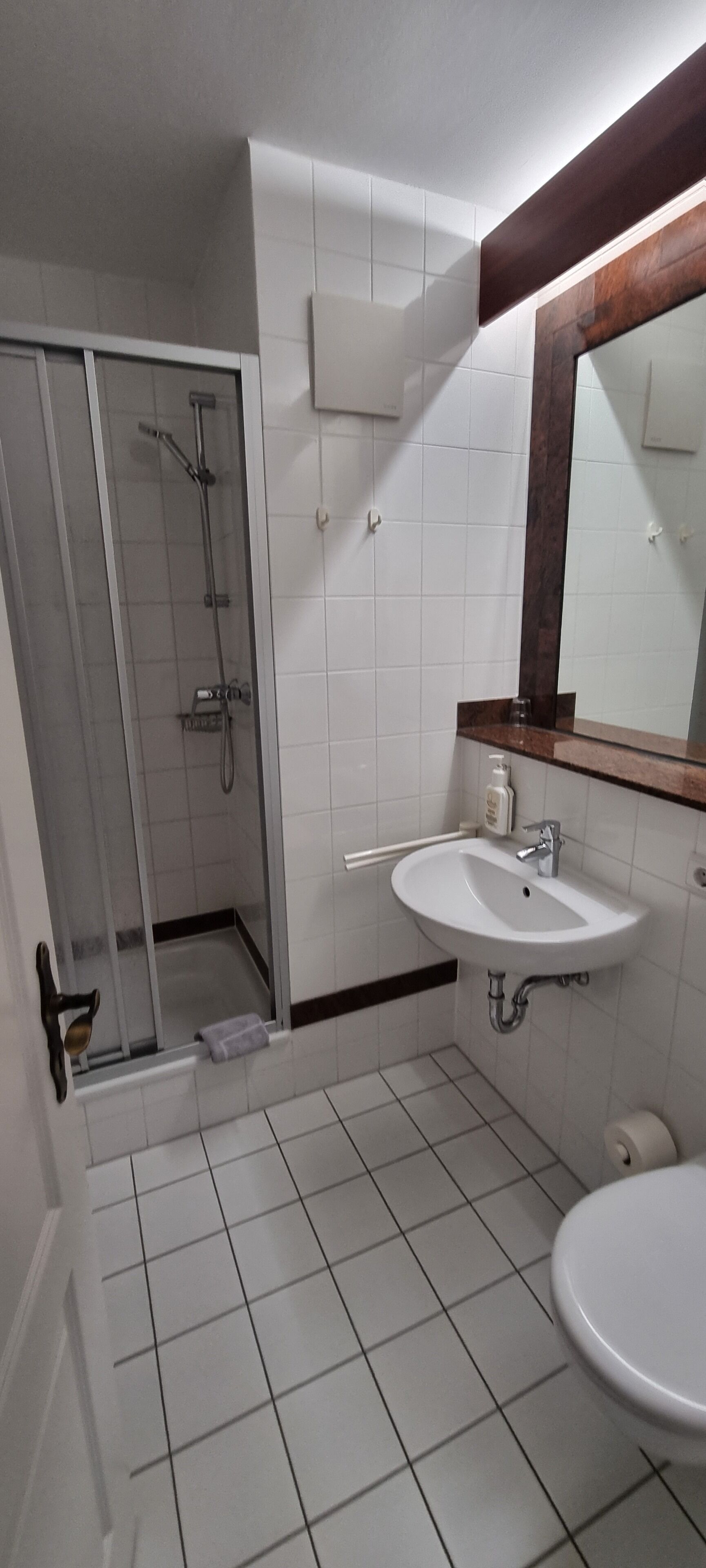 in-room safe, desk, free wifi, bed sheets