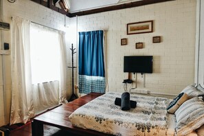 Strykjärn/strykbräda och sängkläder