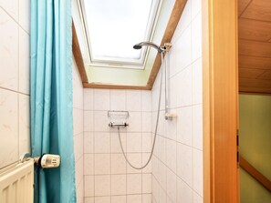 House | Bathroom - Holiday Home in St.vith With hot tub (Sankt-Vith)