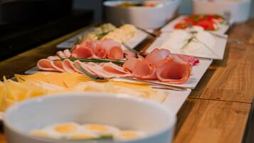 Morgenmadsbuffet hver dag (50 PLN pr. person)