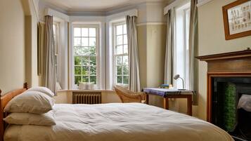 8 bedrooms, iron/ironing board, free WiFi, bed sheets