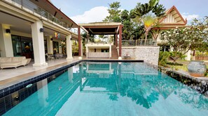 Outdoor pool, pool loungers