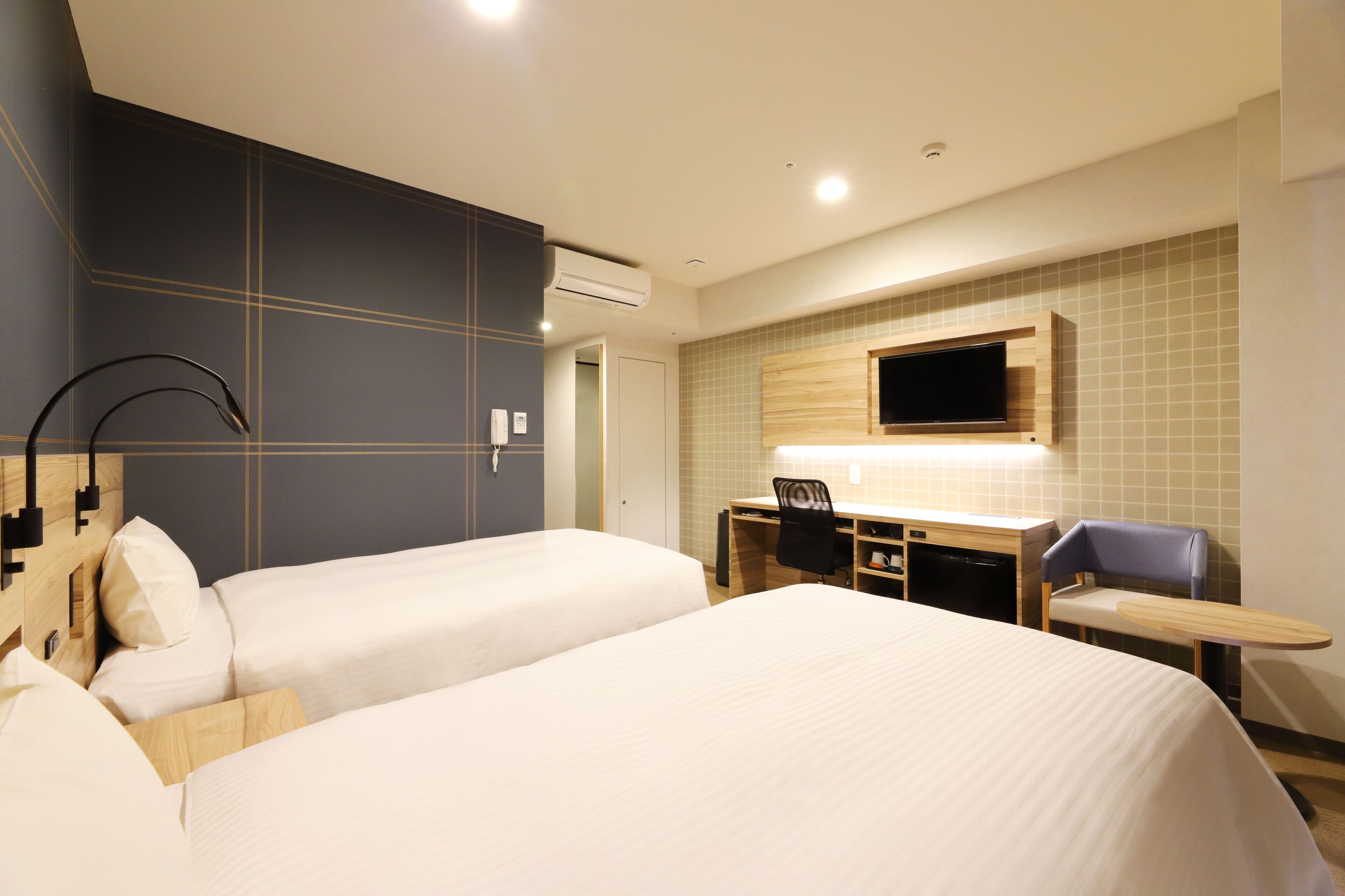 twin room, non smoking | desk, free wifi, bed sheets