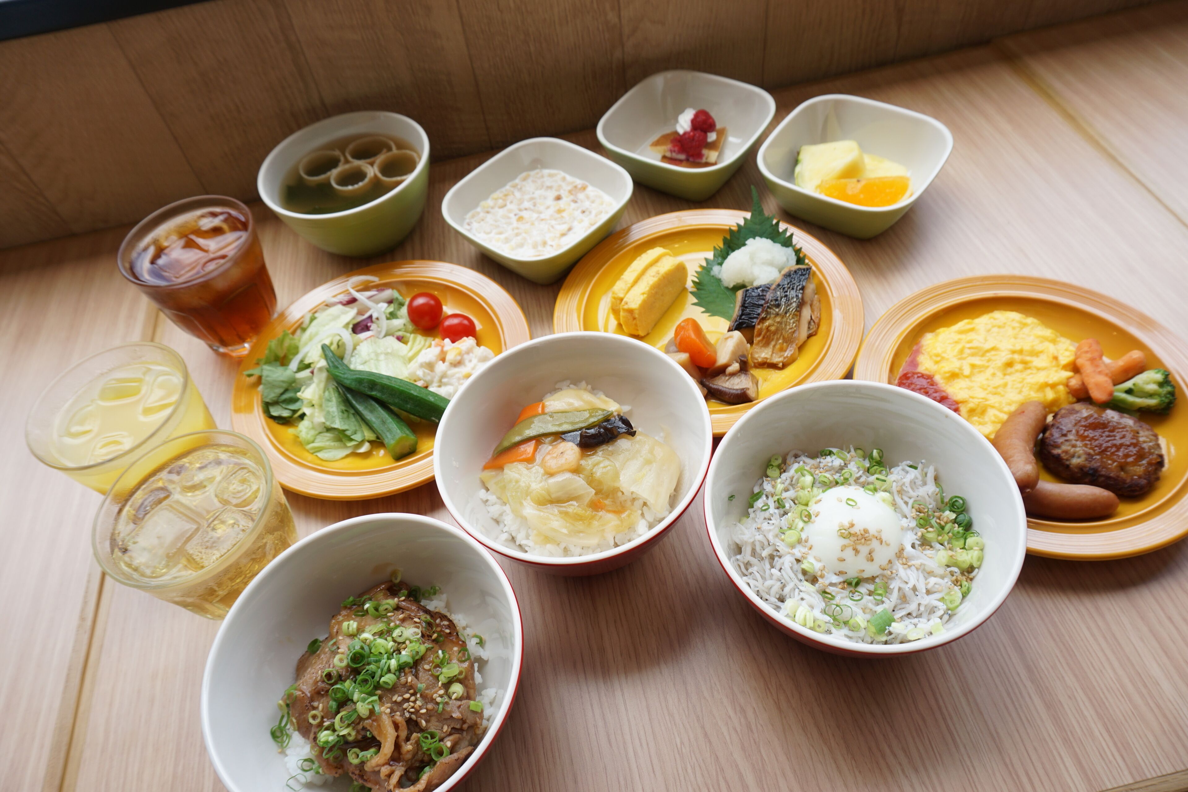 daily buffet breakfast (jpy 1100 per person)