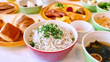 Daily buffet breakfast for a fee
